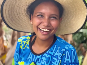 Novinha mexicana safada acabou agradando um estrangeiro